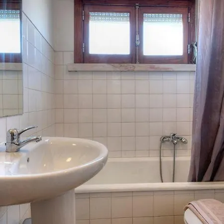 Apartment Fuer 20 Personen In Lissabon, Regio De Costa De
