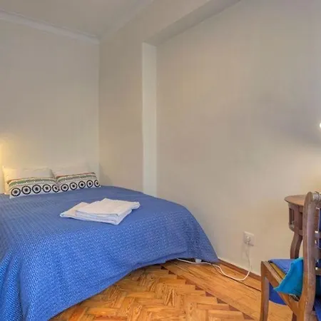 Apartment Fuer 20 Personen In Lissabon, Regio De Costa De