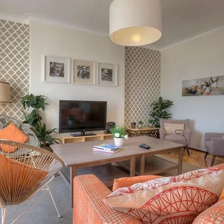 Apartment Fuer 20 Personen In Lissabon, Regio De Costa De