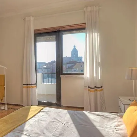 Apartment Fuer 20 Personen In Lissabon, Regio De Costa De Lisbon